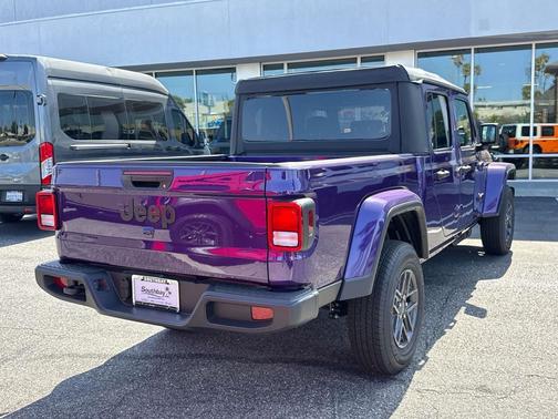 Reign 2026 Jeep Gladiator Sport S