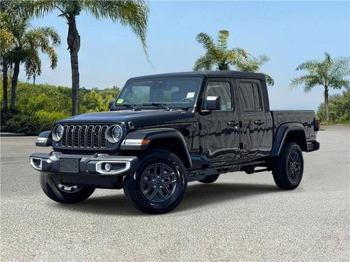 Black Clearcoat 2026 Jeep Gladiator Sport S