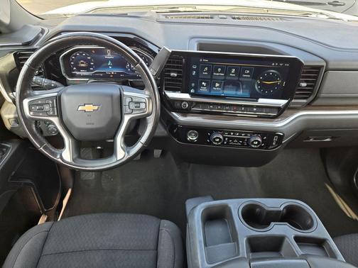 Summit White 2022 Chevrolet Silverado 1500 LT