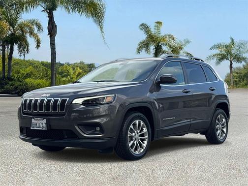 Crystal Metallic 2019 Jeep Cherokee Latitude Plus