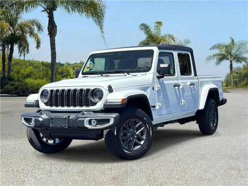Bright White Clearcoat 2026 Jeep Gladiator Sport S