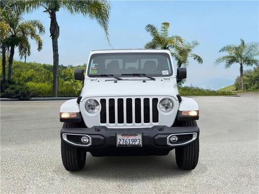 Bright White Clearcoat 2022 Jeep Gladiator Sport S