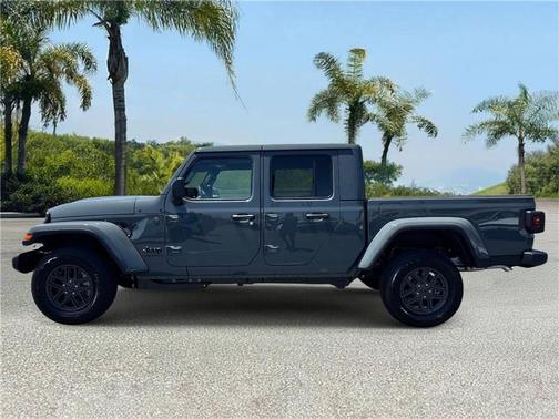 Anvil Clearcoat 2026 Jeep Gladiator Sport S