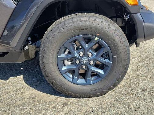 Black Clearcoat 2026 Jeep Wrangler 85th Anniversary