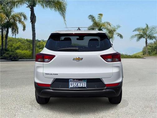 Summit White 2025 Chevrolet Trailblazer LS