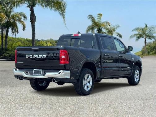 Diamond Black Crystal Pearlcoat 2026 RAM 1500 Big Horn/Lone Star