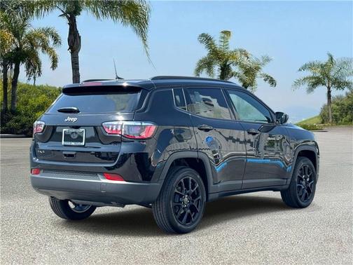 Diamond Black Crystal Pearlcoat 2026 Jeep Compass Sport
