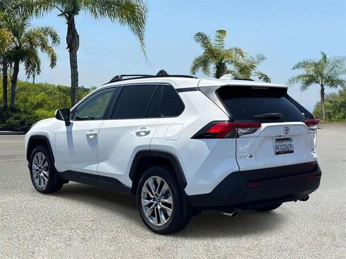 Super White 2019 Toyota RAV4 XLE Premium