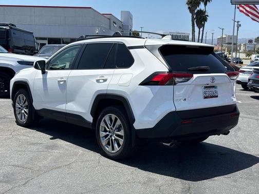 Super White 2019 Toyota RAV4 XLE Premium