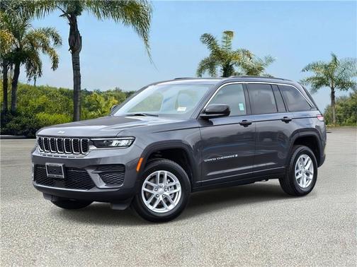 Baltic Gray Metallic Clearcoat 2026 Jeep Grand Cherokee Laredo