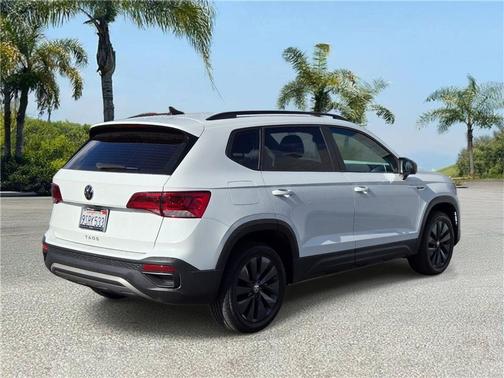 Pure White 2022 Volkswagen Taos 1.5T S