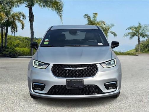 Silver Mist Clearcoat 2026 Chrysler Pacifica L