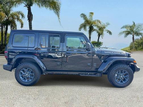 Black Clearcoat 2026 Jeep Wrangler 4-Door 85th Anniversary Edition