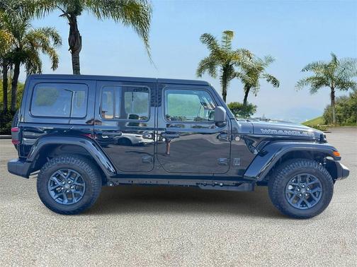 Black Clearcoat 2026 Jeep Wrangler 4-Door 85th Anniversary Edition