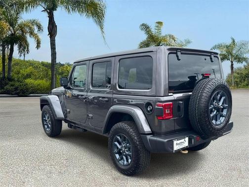 Black Clearcoat 2026 Jeep Wrangler 4-Door 85th Anniversary Edition