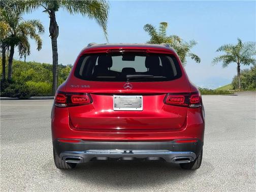 MANUFAKTUR Cardinal Red Metallic 2022 Mercedes-Benz GLC 300 Base