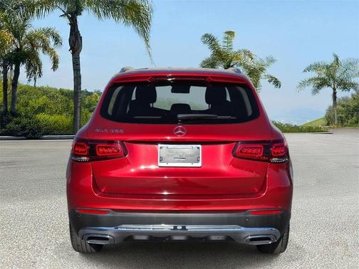 MANUFAKTUR Cardinal Red Metallic 2022 Mercedes-Benz GLC 300 Base