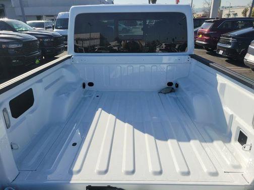 Bright White Clearcoat 2026 Jeep Gladiator Mojave 4x4