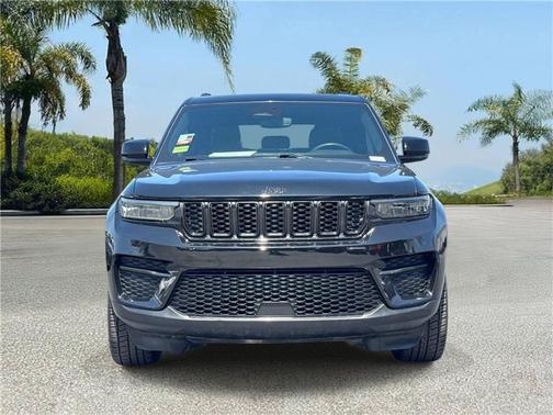 Diamond Black Crystal Pearlcoat 2023 Jeep Grand Cherokee Altitude