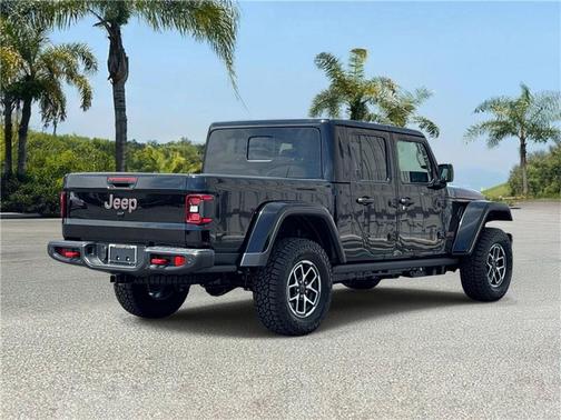 Black Clearcoat 2026 Jeep Gladiator Rubicon