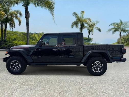 Black Clearcoat 2026 Jeep Gladiator Rubicon
