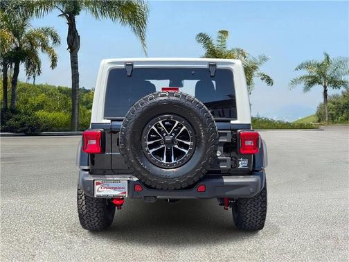 Black Clearcoat 2026 Jeep Wrangler Rubicon