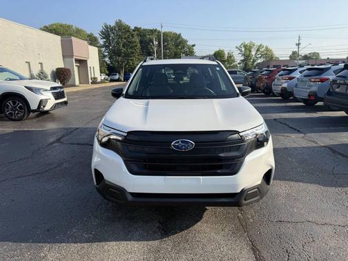 2025 Subaru Forester Base