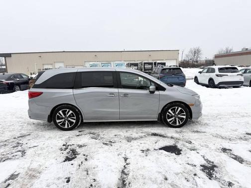 2024 Honda Odyssey Touring 4dr Mini Van
