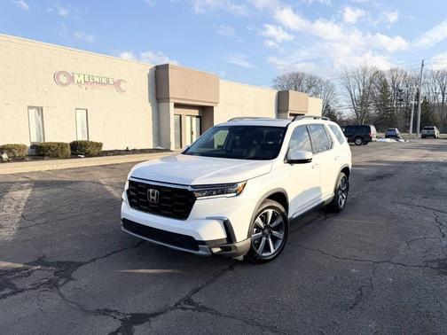 2025 Honda Pilot Elite AWD 4dr SUV