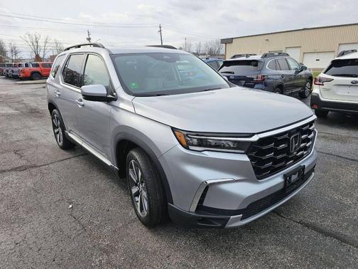 2024 Honda Pilot Touring 8-Passenger