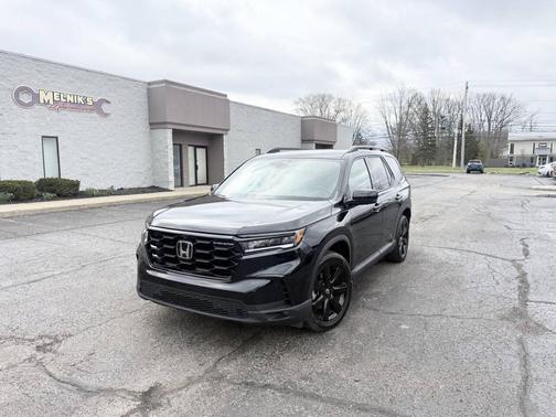 Black 2025 Honda Pilot Black Edition AWD 4dr SUV