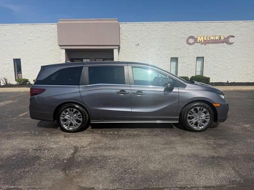 2025 Honda Odyssey Touring 4dr Mini Van