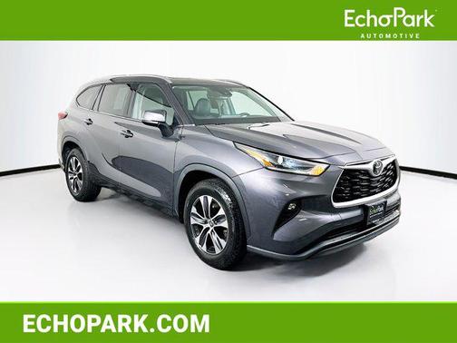 Magnetic Gray Metallic 2021 Toyota Highlander XLE