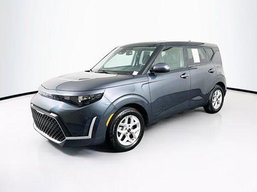 Gravity Gray 2025 Kia Soul LX