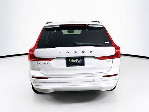 Crystal White Metallic 2023 Volvo XC60 Core
