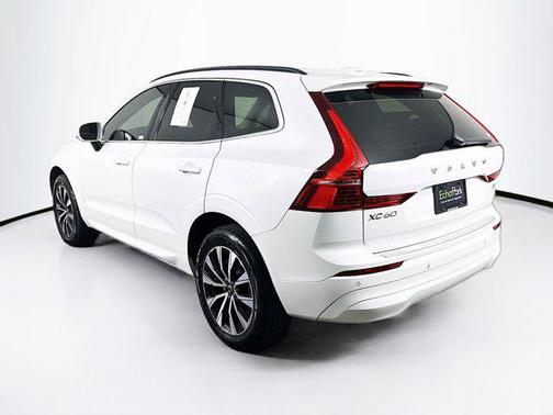 Crystal White Metallic 2023 Volvo XC60 Core