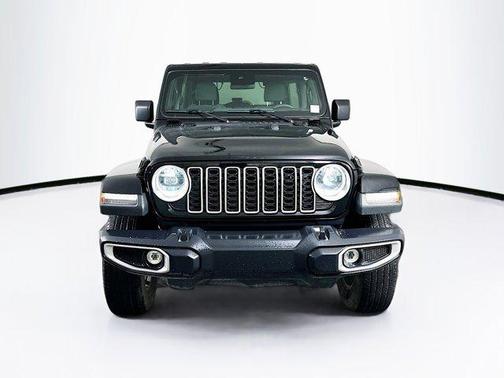 Black Clearcoat 2025 Jeep Wrangler Sahara