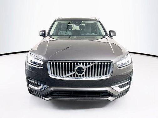 2024 Volvo XC90 Plus Bright Theme