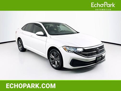 Opal White Pearl 2024 Volkswagen Jetta 1.4T SE