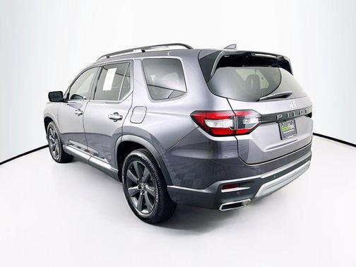 Modern Steel Metallic 2025 Honda Pilot Touring 8-Passenger