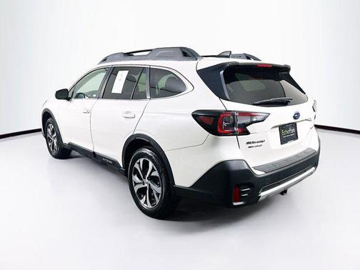 Crystal White Pearl 2020 Subaru Outback Limited