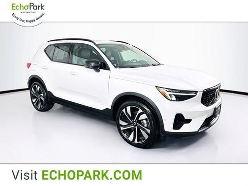 2025 Volvo XC40 Plus Dark Theme