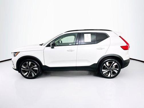 2025 Volvo XC40 Plus Dark Theme
