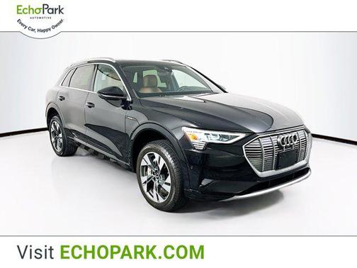 2022 Audi e-tron Premium Plus