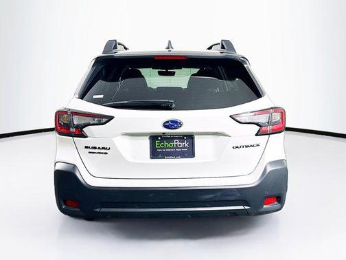 Crystal White Pearl 2025 Subaru Outback Onyx Edition