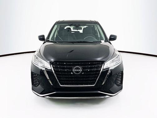 Super Black 2024 Nissan Kicks S