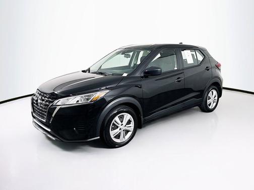 Super Black 2024 Nissan Kicks S