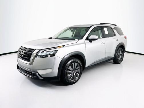 Brilliant Silver Metallic 2025 Nissan Pathfinder SV