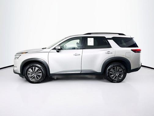 Brilliant Silver Metallic 2025 Nissan Pathfinder SV