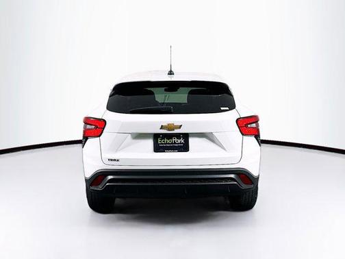 Summit White 2025 Chevrolet Trax LS